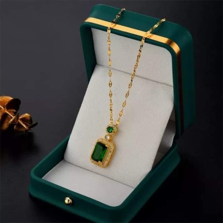18 K GOLD PLATED PENDANT Locket Necklace